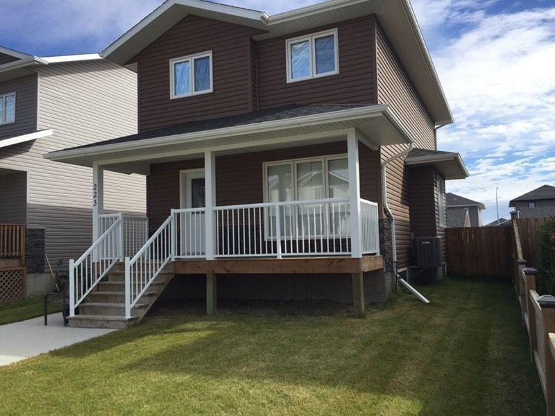 Avail Oct 1 - House For rent in Warman