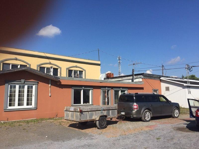 Land and locals for rent on boul st luc
