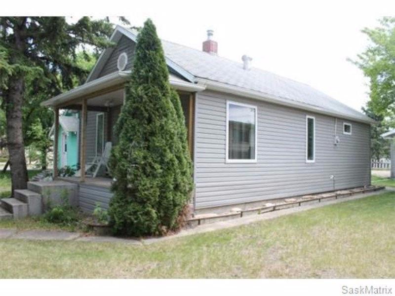 Nice Bedroom Bungalow With Double Detached Heated Garage