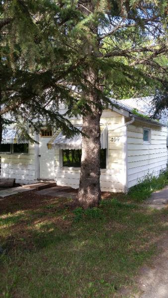 2 bdrm newly reno house for rent - Whitewood,Sk