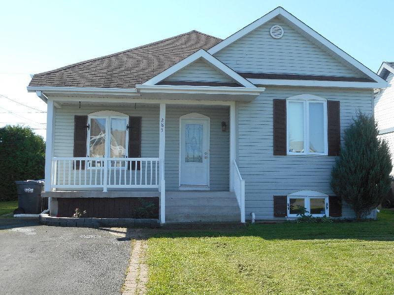 Maison à St-Jean-sur-Richelieu quartier St-Eugène