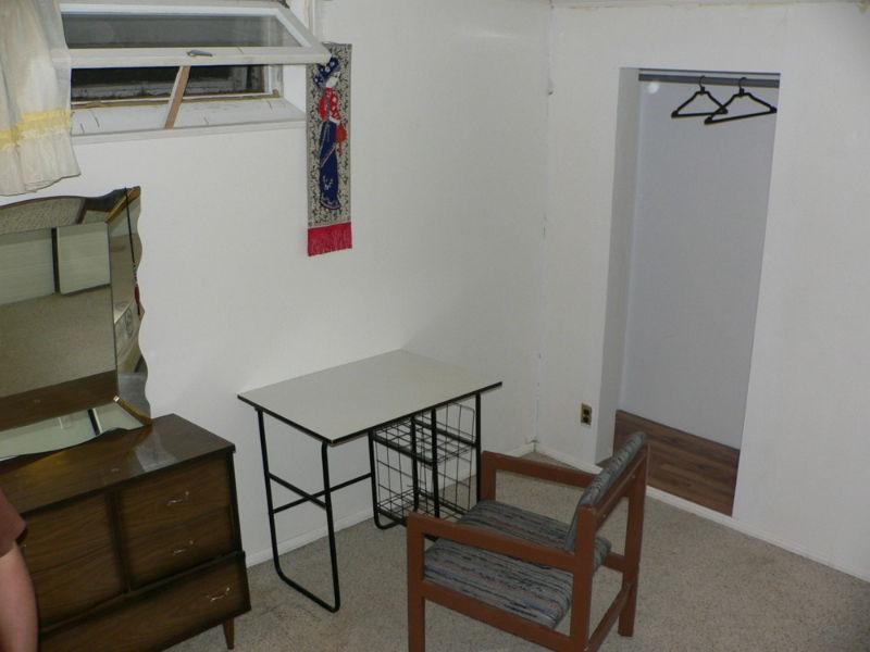 Basement room for rent (close to the University