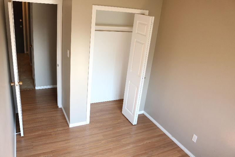 LOCATION!!! Broadway/University Dr. - Roommate wanted - Oct.1