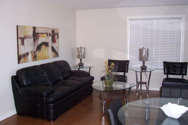 Fully Furnished Townhouse With Heated Pool, Hot Tub, & Gym