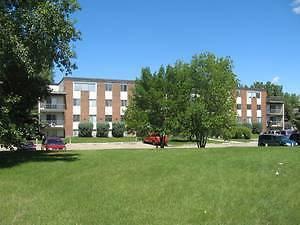 October 1, Quiet Adult bldg,ns/np