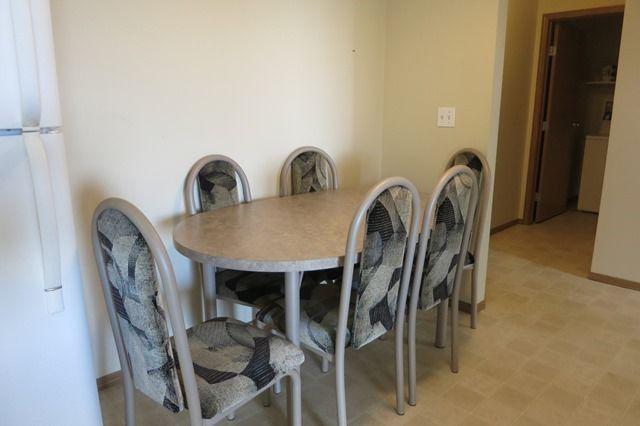 #1528 Furnished 2 Bedroom Condo in Royal Oaks Manor$1450 inc.H/W