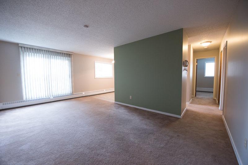 Large 2 Bed, Corner Unit by Bower Mall and Pathway