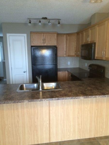 3 bedroom. 1.5 bath Townhouse for Rent Airdrie, 2384 Sagewood