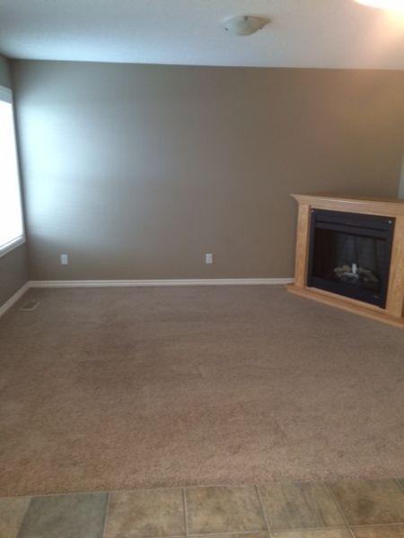 3 bedroom. 1.5 bath Townhouse for Rent Airdrie, 2384 Sagewood