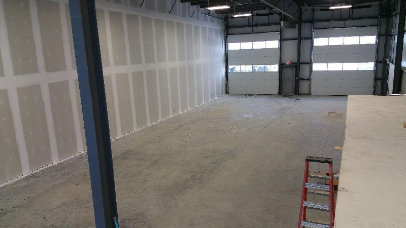 Commercial Industrial warehouse shop bays 3200-16000 sqft + yard