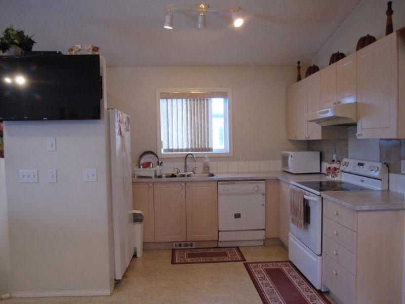 Bi-level Very Close to Saddletowne Circle, Live Up Rent Dwn 5 Bd