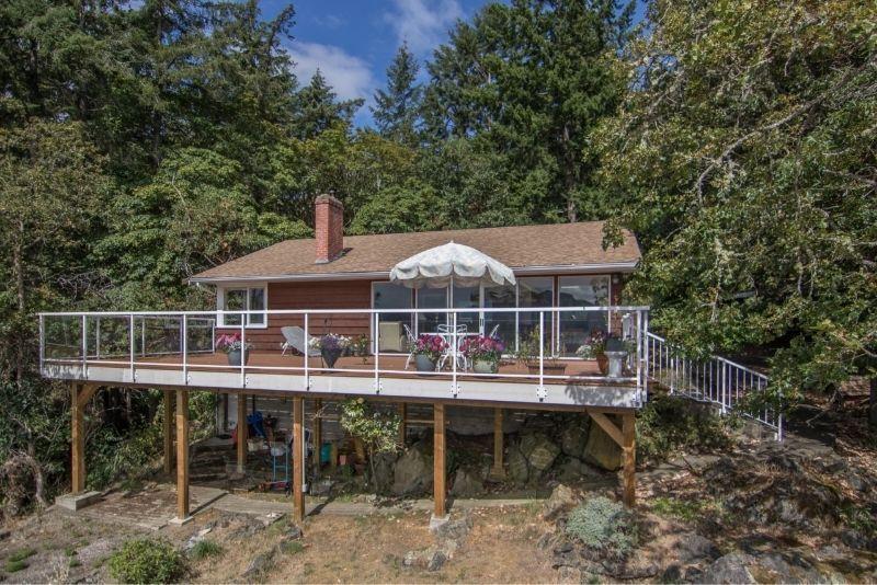 Price Reduction on this Gorgeous Waterfront Home in Maple Bay!