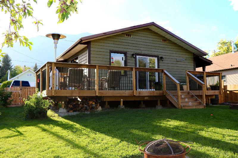 Best VALUE Starter Family Home in the Crowsnest Pass
