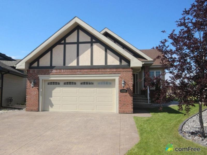 $529,000 - Bungalow for sale in Cameron Heights