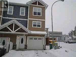 Townhouse for sale or rent to own! Great location!