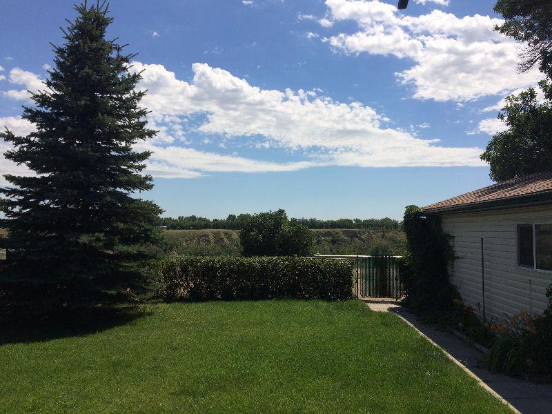 Bungalow with Coulee View, TWO garages, and RV Parking