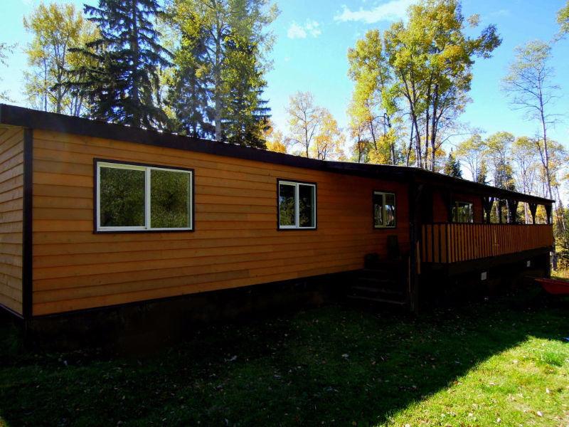 Delightful 3-Bedroom Home on 5.93 Acres near Horsefly Lake