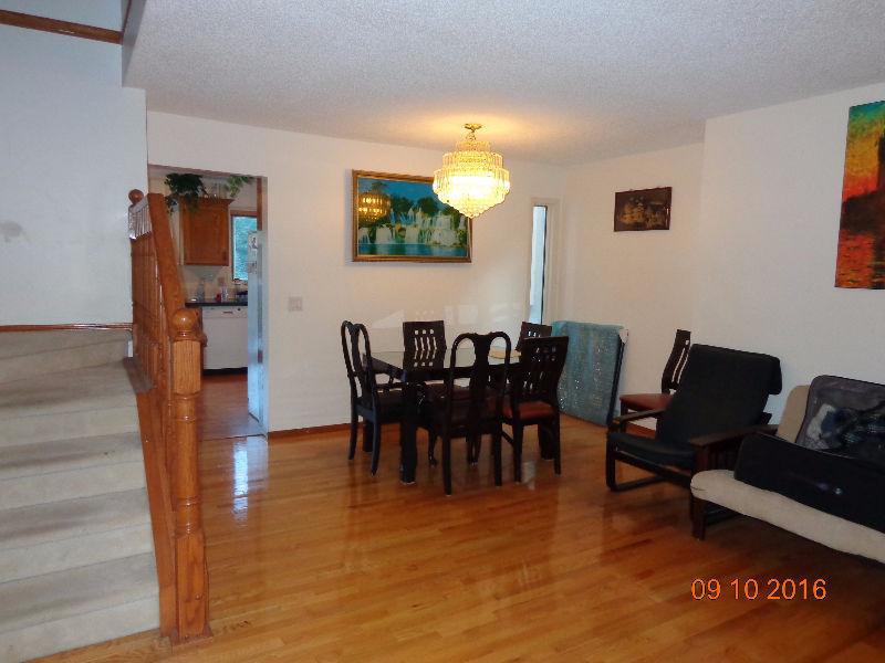 Two story whole house for rent in Signal Hill, 15min to downtown