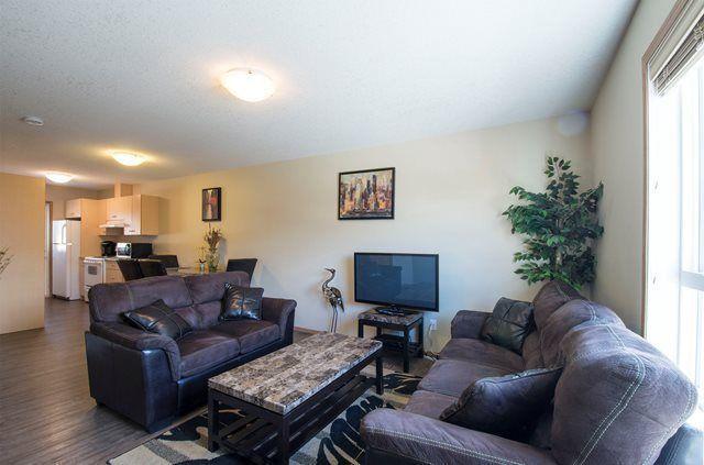 #4503 - 3 bedroom Unit in Smith Available Now $1100 inc. Water