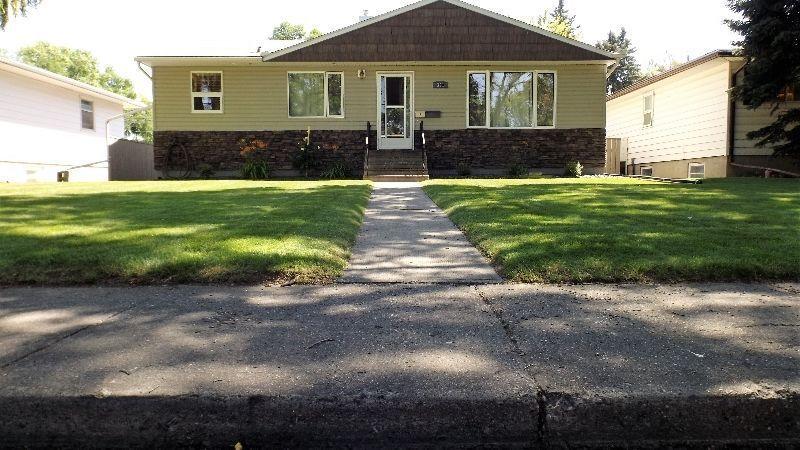 2 bedroom mainfloor house near Henderson Lake