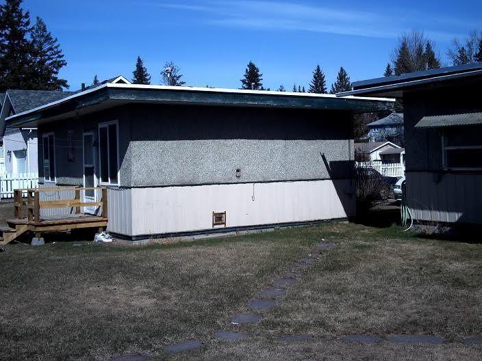 Small Downtown Cottage Ideal for Senior