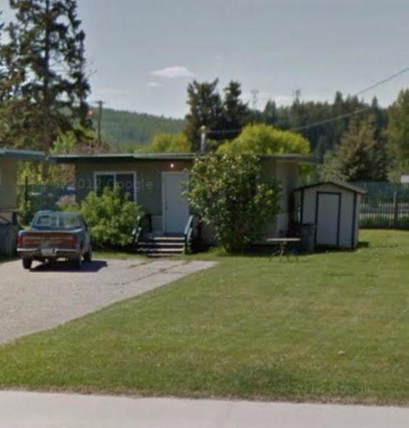 Small Downtown Cottage Ideal for Senior