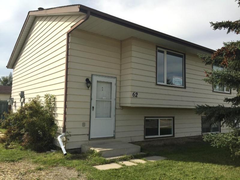 AWESOME PRICE! $1150 Pet friendly Duplex in Sylvan Lake