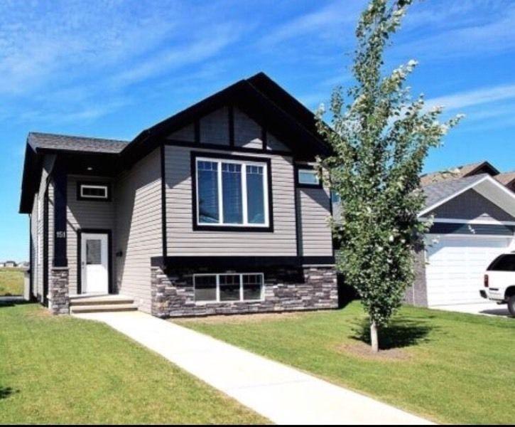 Beautiful Mckay Ranch home in Blackfalds minutes from