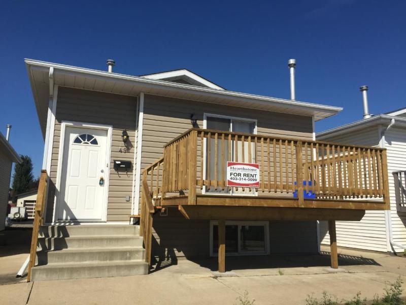 GREAT DUPLEX IN LACOMBE ONLY $1095.00