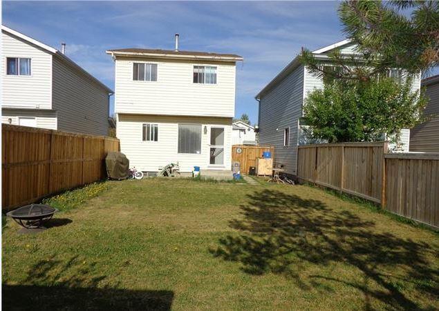 Single Detached 3 Bed, 2 Bath Home in Glendale Avail Oct 15th!