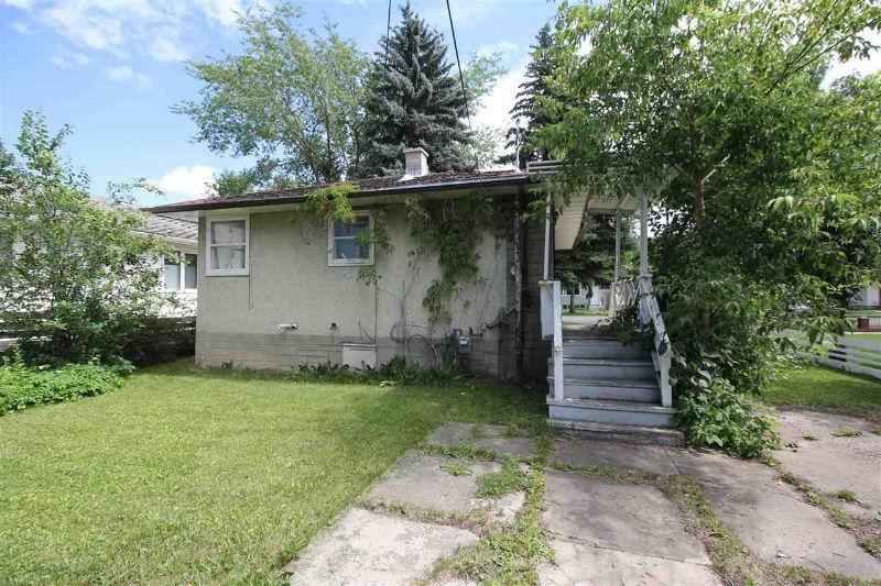 Excellent infill opportunity in the west end community of Canora