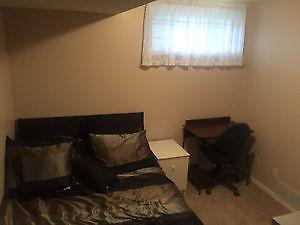 Room for rent with easy access to school and downtown