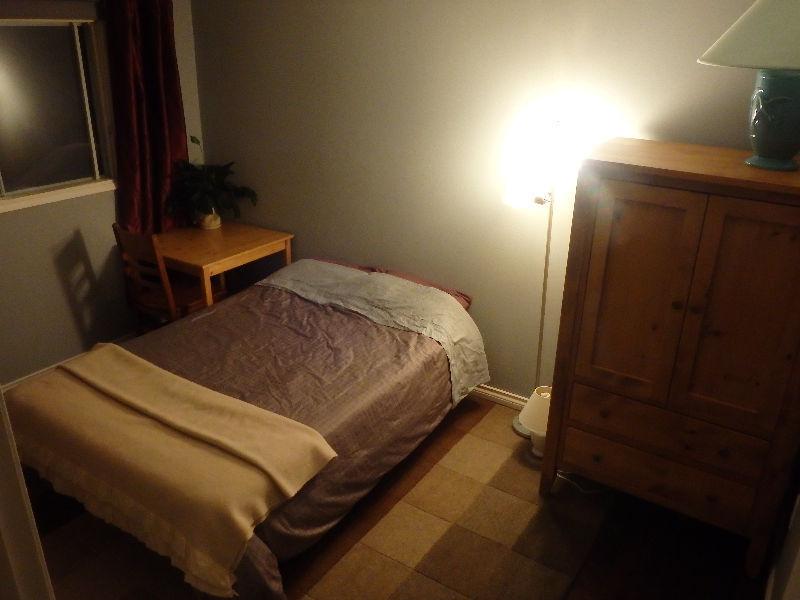 Master bedroom in a shared house, Kimberley -available now