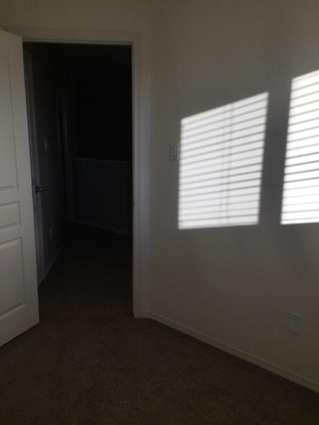 room for rent in townhouse, SK side