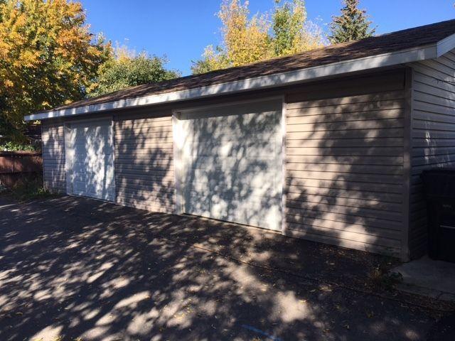 DOUBLE GARAGE FOR RENT - ONE MONTH FREE!