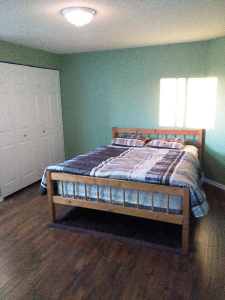 Furnished 1-bedroom suite for a female tenant Oct 1