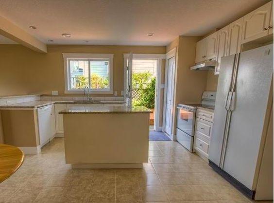 1 Bedroom, 1 Bathroom w/Ocean View Patio (North ) $1,150