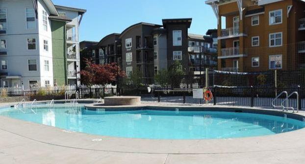 Bright Immaculate2 bed plus den 2 bath The Verve Glenmore $1375