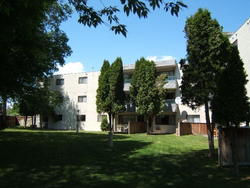 Comfortable Spacious 1 bedroom -Chateau Garden