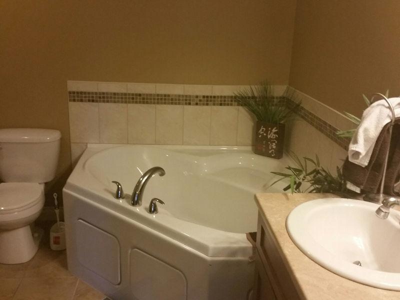 GARIBALDI LANE-BEAUTIFUL 2BED/2BATH