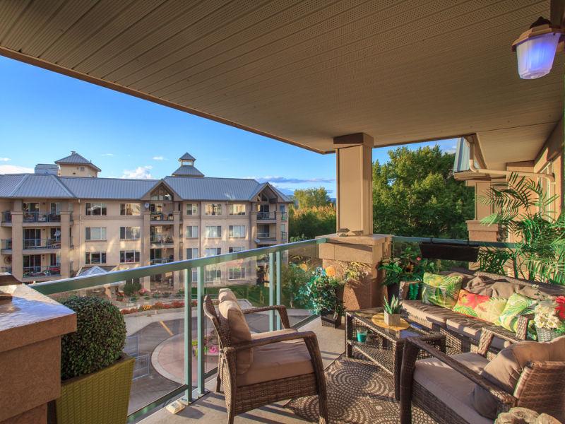 Top Floor unit-TONS of amenities!