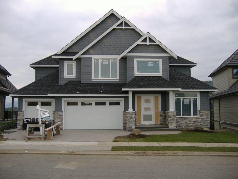 Brand New Eagle Mtn. 2 storey w/bsmnt home- 3 car garage & view