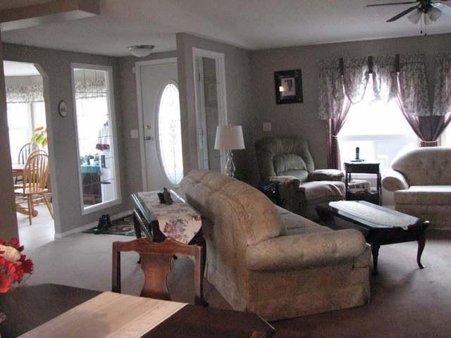 3Bd/2Bth Immaculate 1600+sq/ft Mobile in Central Location