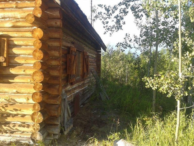 Cozy Log Cabin on 5 acres near Provincial Park