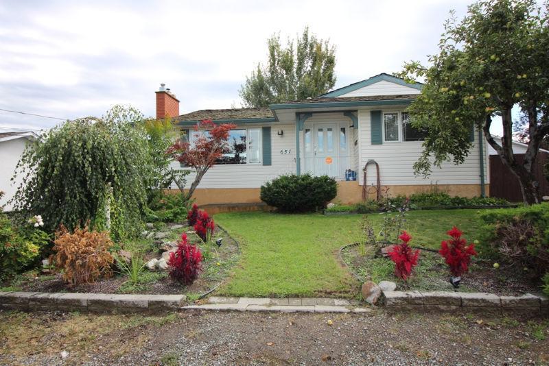 Updated in North , 5 Bdrm, 3 Bthrm on Cumberland Ave!