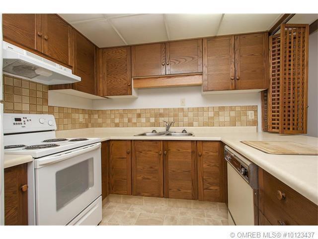 Clean, Bright One Bedroom Suite at Maple Keyes!