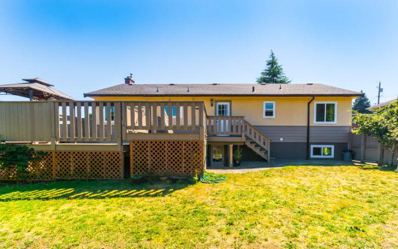 4-BD 2-BTH Renovated Oceanview Home in Desireable Brechin Hill!