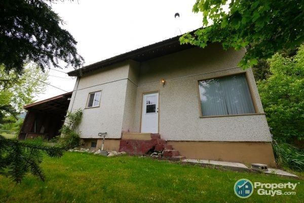 ID 197978 3 bdrm home in Fruitvale BC...great opportunity!
