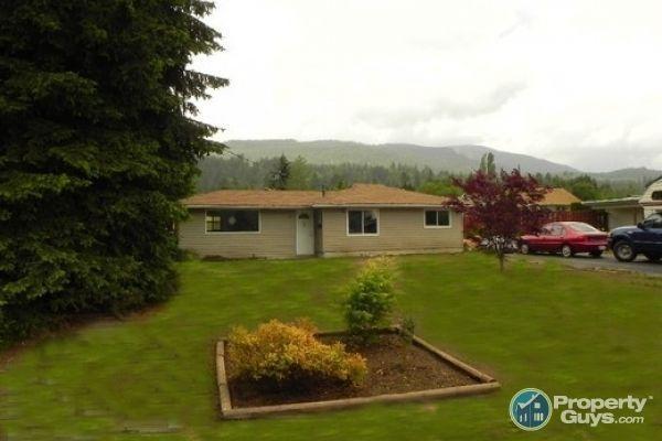 Totally Rennovated cozy home on .23 acre lot Castlegar 196418