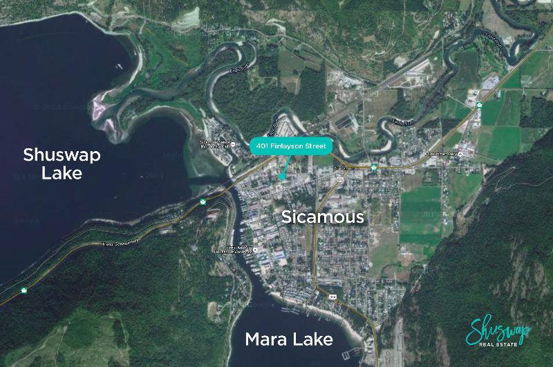 Compound in The Heart of Sicamous - 2 Blocks from Boat Launch!